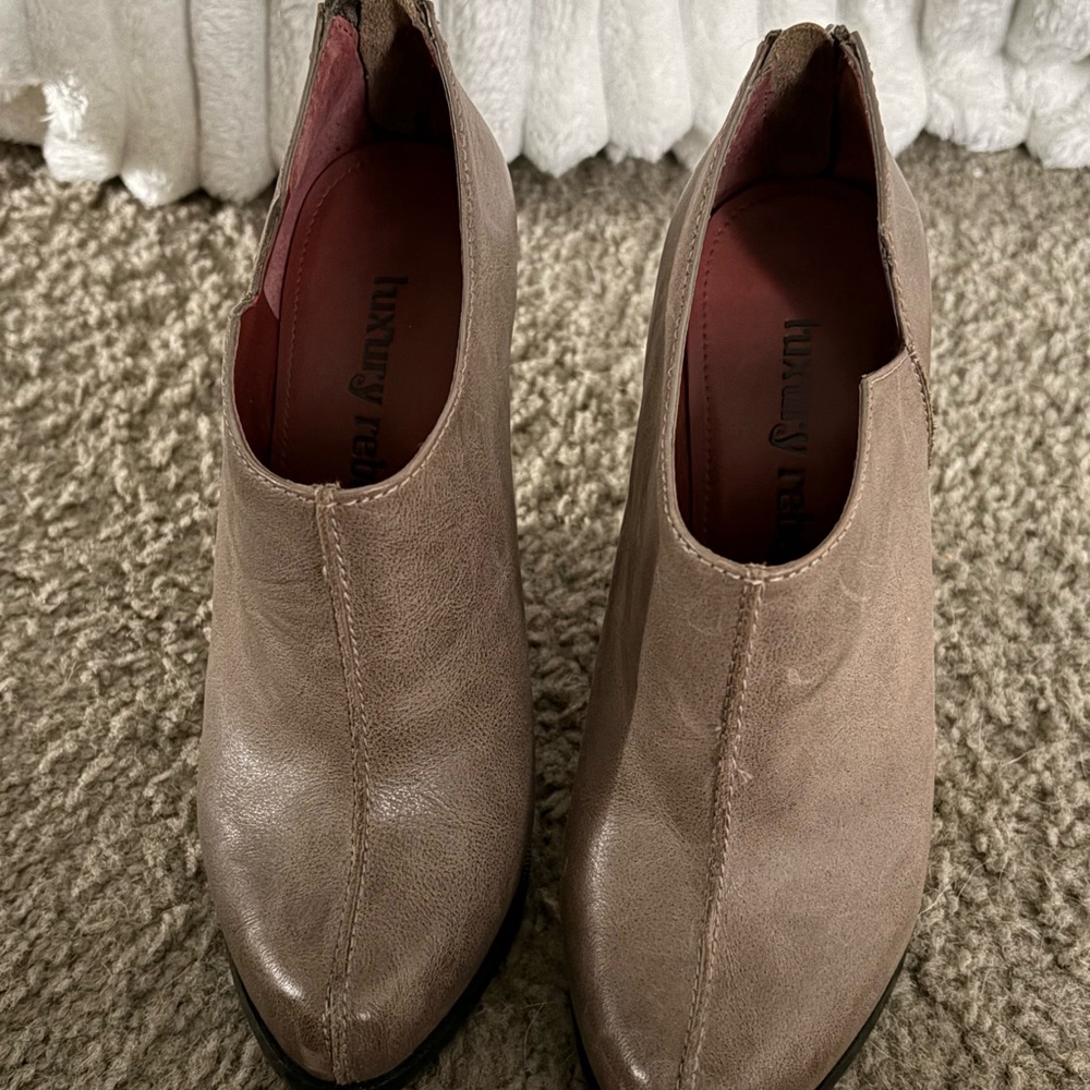 Luxury Rebel Grey size 8